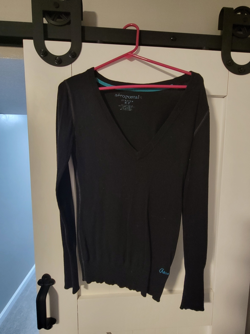 Aeropostale Women's Black V-Neck Slim Knit Sweater